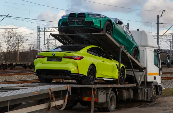Sztandarowe kolory nadwozia dla BMW M3 i M4. Świeża dostawa do salonu BMW Bawaria Motors Gdańsk. 