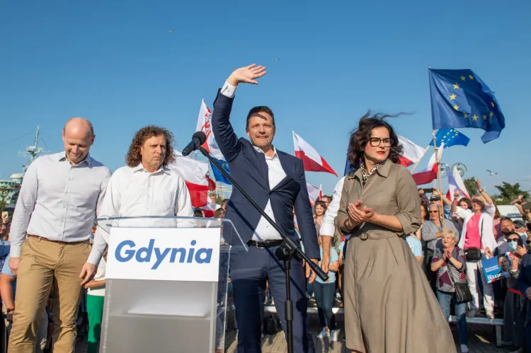 W lipcu, po przegraniu wyborów prezydenckich, Rafał Trzaskowski ogłosił, że tworzy nowy ruch obywatelski. Towarzyszyli mu wtedy m.in. prezydent Gdańska i Sopotu.