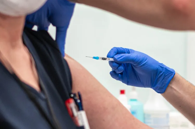 Według koordynatora ds. szczepień "bardzo duże przyspieszenie" nastąpi w drugim kwartale, a jeszcze w kwietniu rozpocznie się rejestracja 50-latków.