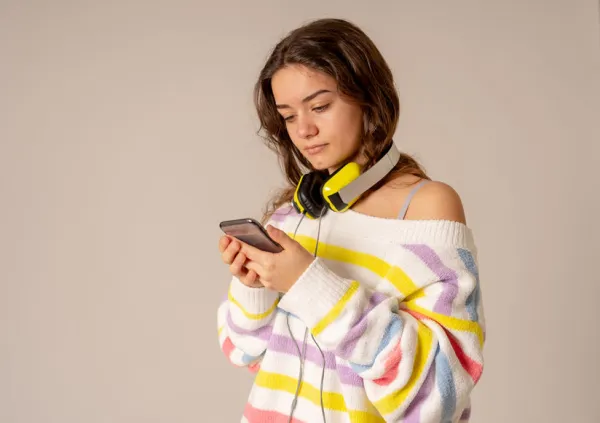 Polska młodzież uwielbia muzykę - tak wynika z najnowszego badania Narodowego Centrum Kultury. Aż 97 procent młodych osób twierdzi, że słucha muzyki.