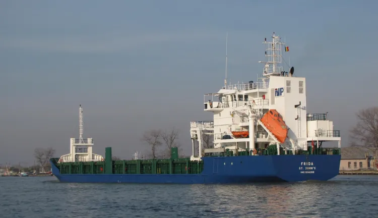 M/v Frida przypłynęła do Gdańska z ładunkiem odpadów agrotechnicznych, które zutylizowane zostaną przez spółkę Port Service. 