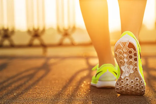 Oprócz nawyków żywieniowych warto zadbać o dotlenienie naszego organizmu. Regularna aktywność fizyczna lub nawet krótki spacer sprawią, że poczujemy się lepiej.