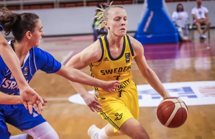 Klara Lundquist to jedna z większych nadziei żeńskiej koszykówki w Szwecji. Rozgrywająca ma 21 lat.
