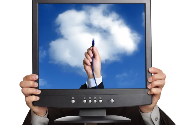 Idea cloud computingu zakłada, że internauci coraz mniej aplikacji, danych, operacji będą trzymali bądź przeprowadzali na swoim komputerze. Zamiast tego będą korzystali z "chmury" gdzieś w Internecie, gdzie to wszystko będzie zgromadzone.