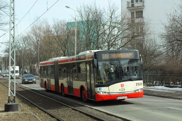 Do zdarzenia doszło w autobusie linii 148 w kierunku Żabianki.