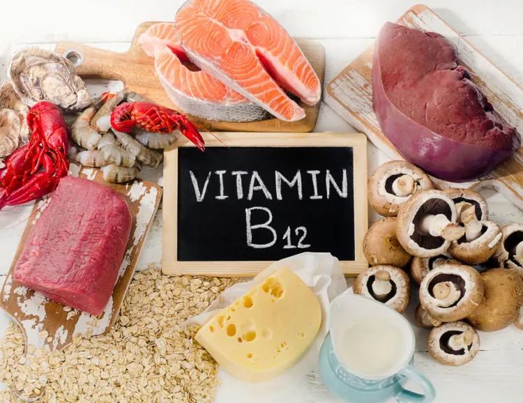 Witamina B12 jest ważnym składnikiem, który powinniśmy dostarczać z dietą, aby nasz organizm mógł prawidłowo funkcjonować.