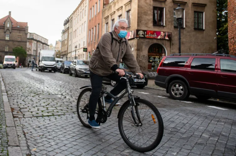 Sejm odrzucił projekt dotyczący zwiększenia odległości bezpiecznego wyprzedzania rowerzystów.