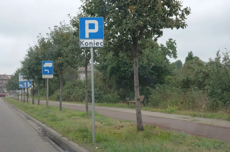 Wzorem ubiegłego roku wyznaczone zostaną miejsca parkingowe wzdłuż ul. Marynarki Polskiej w Nowym Porcie. Będzie ich jednak mniej.