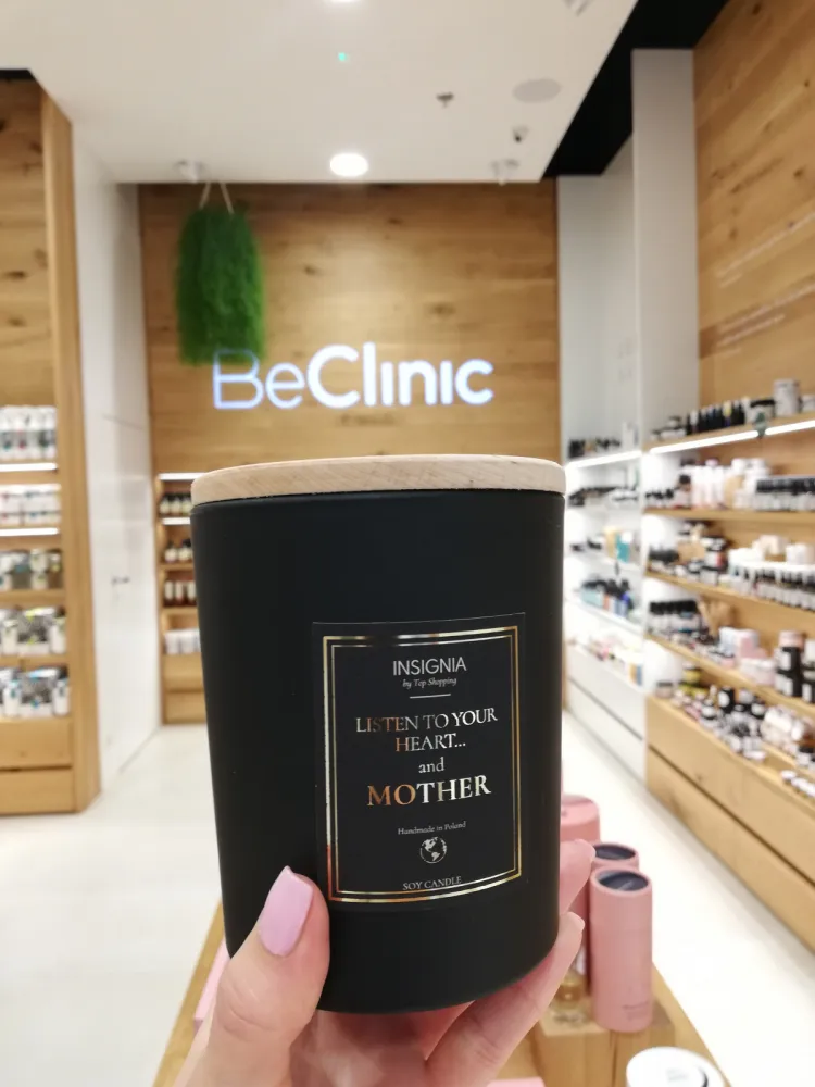 BeClinic proponuje ręcznie robione świece sojowe Insignia.
