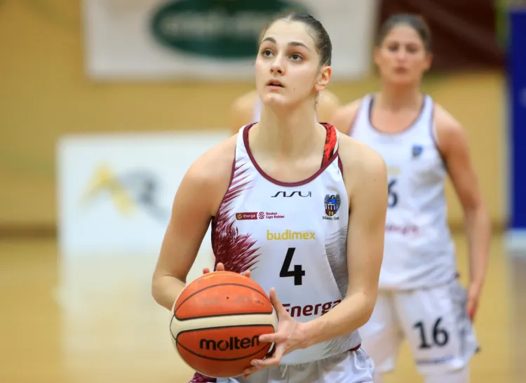 Ana-Marija Begić w sezonie 2018/19 występowała w Enerdze Toruń. Polski zespół reprezentowała zarówno w Energa Basket Lidze Kobiet, jak i EuroCup.