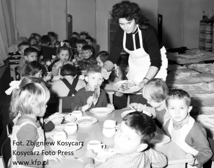 Jedzenie niektórych posiłków w przedszkolu było czasem nie lada wyzwaniem.