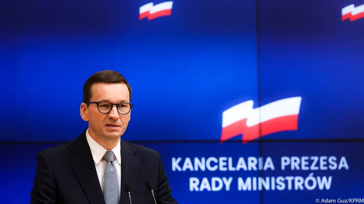 - Chcemy proponować rozwiązania, które będą wyprzedzały pojawianie się nowych dużych przyrostów zachorowań - mówił premier Mateusz Morawiecki.
