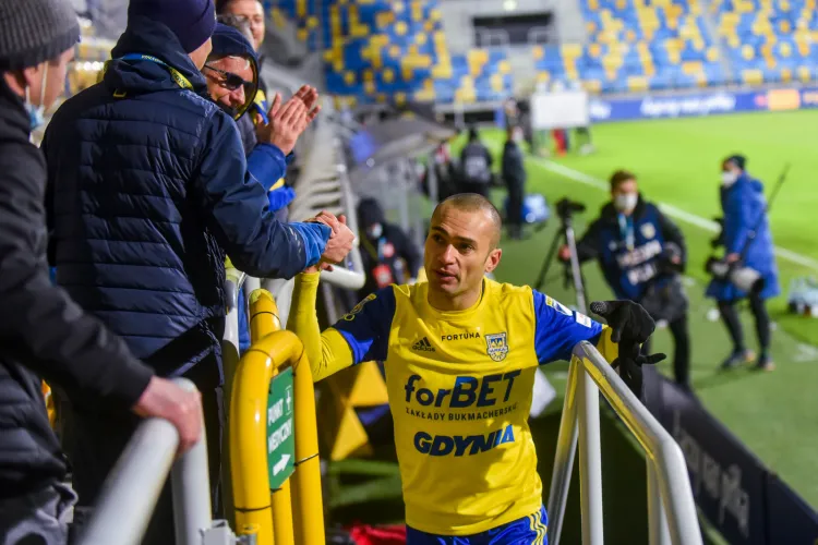 Marcus przedłużył kontrakt z Arką Gdynia. W 10. z rzędu sezonie w żółto-niebieskich barwach może zostać samodzielnym rekordzistą w historii klubu pod względem liczby strzelonych goli. 
