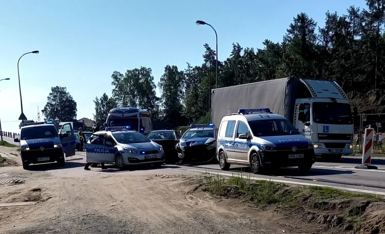 Uciekającego kradzionym samochodem 29-latka udało się zatrzymać przy skrzyżowaniu ulic Kartuskiej i Nowatorów na Kokoszkach.