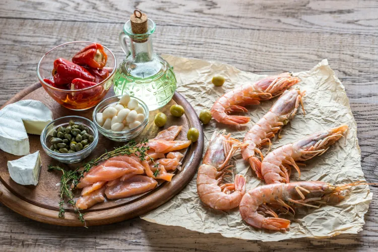Dieta śródziemnomorska bazuje przede wszystkim na roślinach. Istotnym elementem są też ryby i owoce morza. 