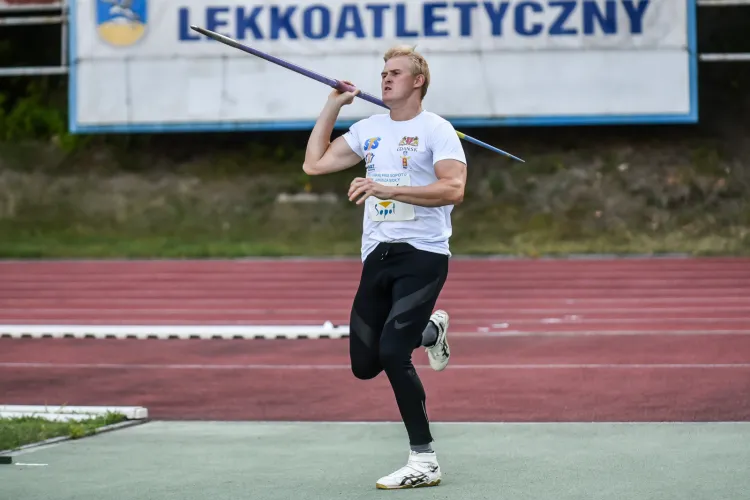 Cyprian Mrzygłód (na zdjęciu) chce rzucić w Tokio powyżej 80 metrów i awansować do finału. O medal ma walczyć bardziej doświadczony kolega Marcin Krukowski. 