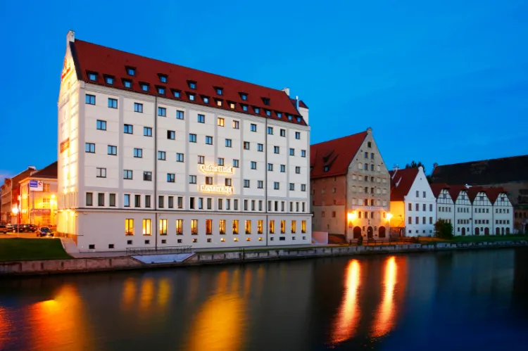 24 listopada 2011 odbyła się gala kończąca tegoroczną edycję plebiscytu Top Hotel. Wśród laureatów znalazł się Qubus Hotel Gdańsk.