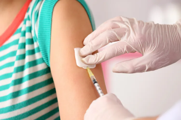 W Polsce cały czas stosunkowo niewiele osób decyduje się na szczepienie przeciw grypie.
