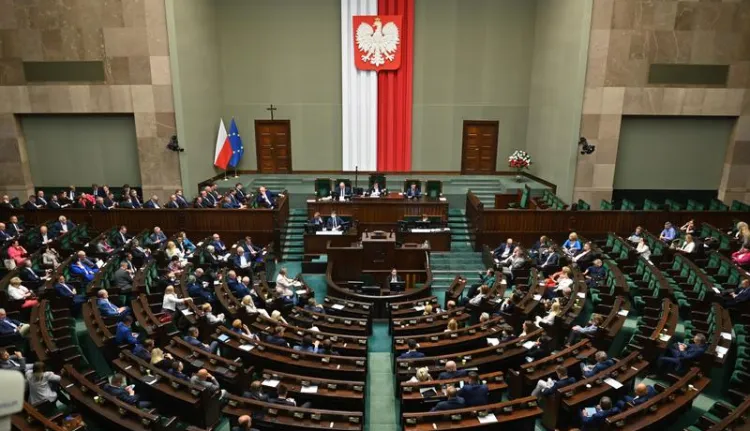 Sejm ma zająć się zmianami w ustawie o radiofonii i telewizji już w czwartek 12.08.2021 r. 