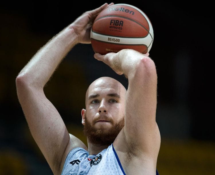 Asseco Arka Gdynia może mieć pożytek ze swojego środkowego. Adrian Bogucki mierzy bowiem 215 cm - najwyżej w Energa Basket Lidze.
