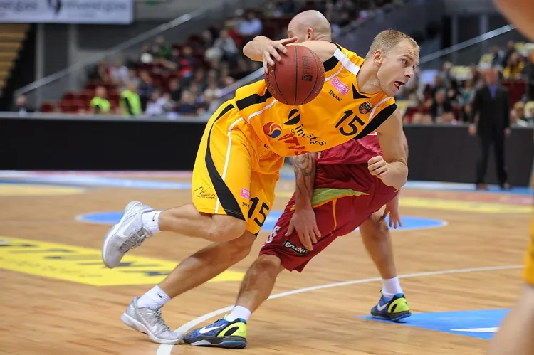 Łukasz Koszarek w tym sezonie rzuca średnio 21 punktów w spotkaniu. Nie powinno zabraknąć dla niego miejsca w Meczu Gwiazd Tauron Basket Ligi.
