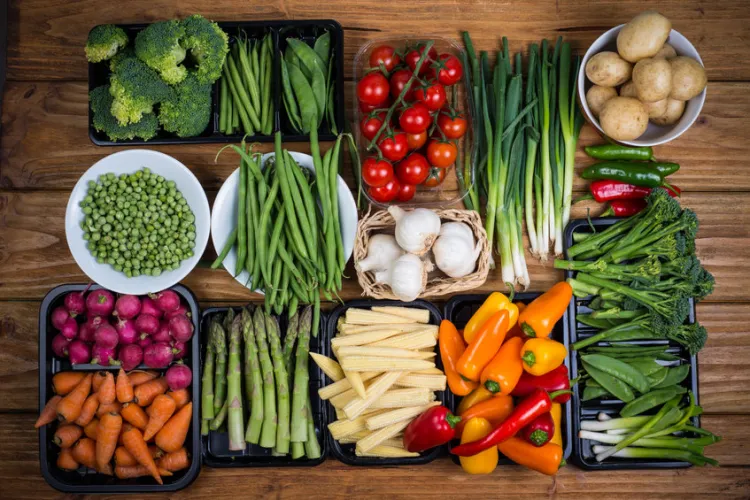 Owoce i warzywa sezonowe nie tylko urozmaicają dietę w zakresie walorów smakowych, ale i dostarczają wiele wartości odżywczych.