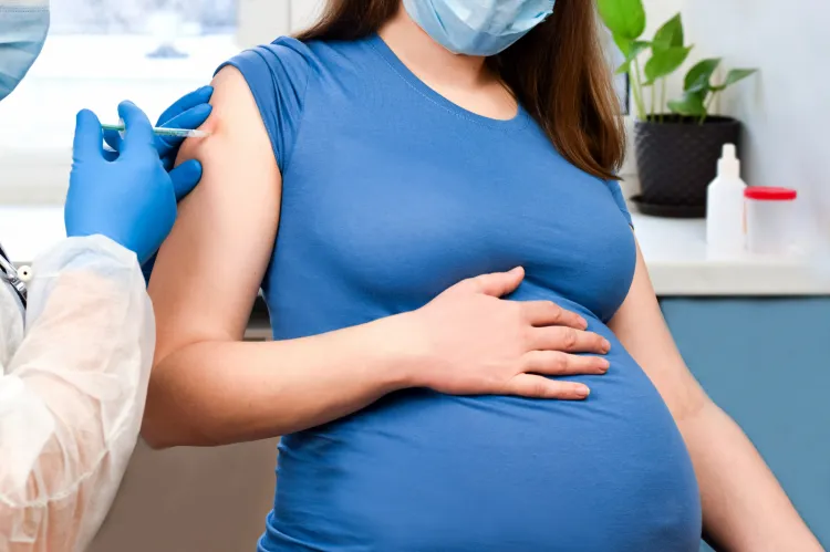 Od września szczepionki przeciw grypie będą refundowane dla kobiet w ciąży.