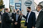 Premier Mateusz Morawiecki podczas wizyty w gdańskim oddziale Intela.