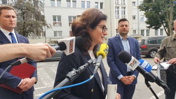Władze Gdańska ogłosiły, że kupują akcje SNG na wtorkowej konferencji prasowej.