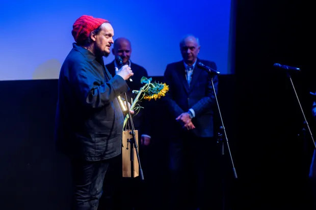 Gościem specjalnym gali otwarcia był triumfator ubiegłorocznych Złotych Lwów, Mariusz Wilczyński, reżyser filmu "Zabij to i wyjedź z tego miasta".