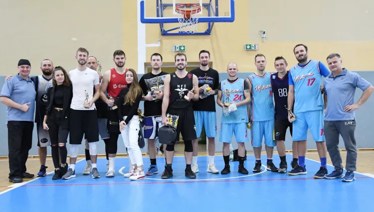 Najlepsi koszykarze Letniej Basket Ligi Trójmiasto w odmianie 3x3.