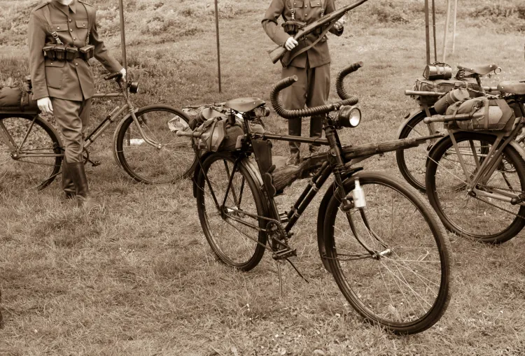 Wykorzystanie roweru w działaniach wojennych ma uzasadnione znaczenie.
