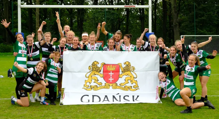 Biało-Zielone Ladies Gdańsk w dwóch klasach rozgrywkowych wygrały w Łodzi 2. turniej o mistrzostwo Polski 2021/22.