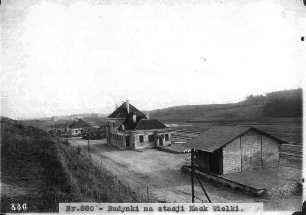 Dworzec na historycznych fotografiach.