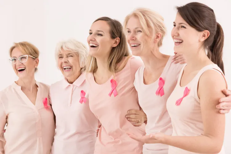 Co roku październik jest zdominowany przez kolor różowy. To symbol walki z rakiem piersi, budowania świadomości na temat tej choroby i profilaktyki. 
