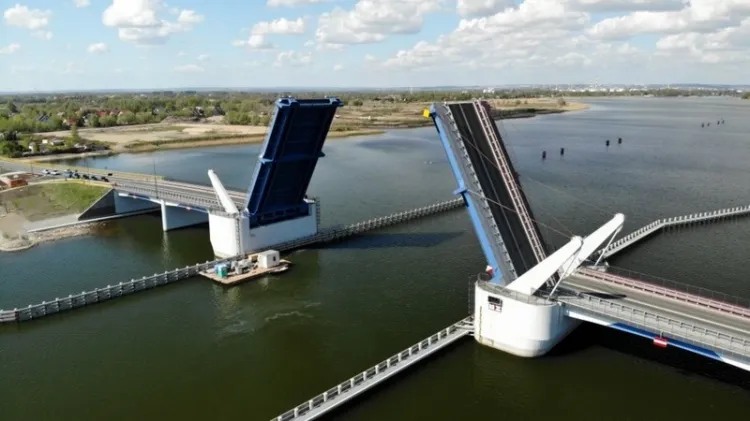 Kontrola dotyczy m.in. budowy nowego mostu zwodzonego na Wyspie Sobieszewskiej.