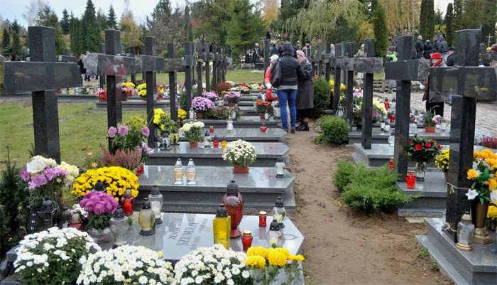 - Na cmentarzu Łostowickim pokonała mnie numeracja kwater, która została zrobiona w jakiś przedziwny sposób - wskazuje nasz czytelnik.