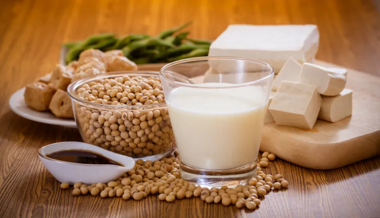 Soja i produkty z niej wytworzone uważane są za najlepszy i pełnowartościowy zamiennik białka pochodzenia zwierzęcego.