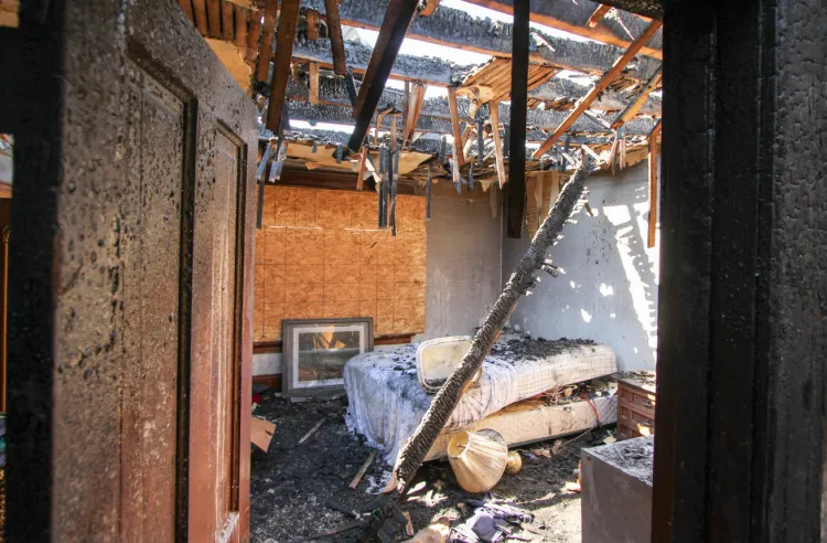 Pożar wywołany w pokoju hostelowym spowodował straty na ponad 70 tys. zł (zdjęcie poglądowe).