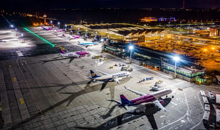 Władze gdańskiego lotniska mają nadzieję, że do końca roku uda się przekroczyć liczbę 2 mln obsłużonych pasażerów.