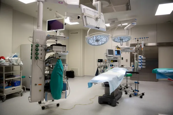 W Szpitalu św. Wincentego a Paulo przeprowadzono pierwsze operacje laparoskopowe na nowym bloku operacyjnym.
