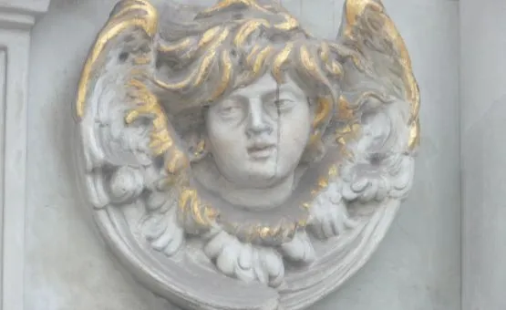 Anioł na Kaplicy Królewskiej w Gdańsku.