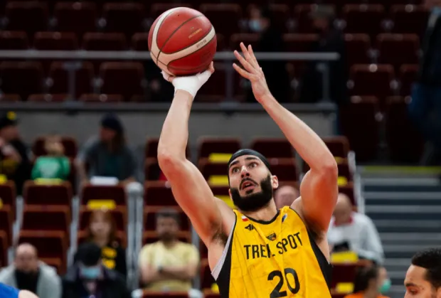 Trefl Sopot przerwał serię pięciu kolejnych porażek w Energa Basket Lidze. Na zdjęciu Josh Sharma.