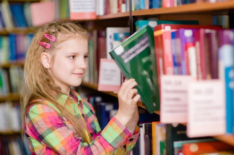 Wybór lektur ma istotne znaczenie w kształtowaniu światopoglądu młodych ludzi oraz wpływ na to, czy zarażą się pasją do czytania i nauczą się samodzielnego, krytycznego myślenia.