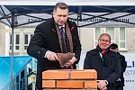 Wmurowanie aktu erekcyjnego pod budowę Centrum Ekoinnowacji Politechniki Gdańskiej - minister edukacji i nauki Przemysław Czarnek.