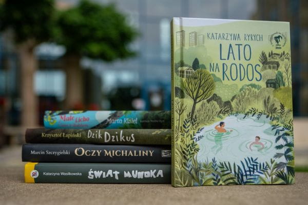Jedną z nominowanych książek jest "Lato na Rodos" Katarzyny Ryrych.