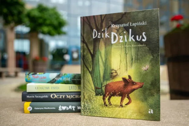 Jedną z nominowanych książek jest "Dzik Dzikus" Krzysztofa Łapińskiego.