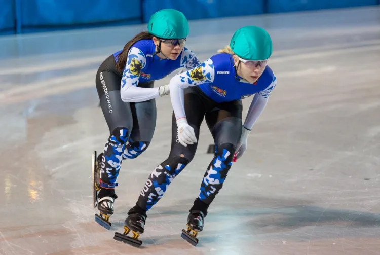 Nikola Mazur (z lewej) i Kamila Stormowska (z prawej), łyżwiarski Stoczniowca Gdańsk, będę reprezentować Polskę na Zimowych Igrzyskach Olimpijskich Pekin 2022. 