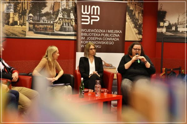 Drugiego dnia odbył się panel dyskusyjny z debiutantami: Tomaszem Żakiem, Konradem Chęcińskim, Magdaleną Sobotą i Pauliną Medyńską. Przesłuchanie prowadziła Zuzanna Gajewska.