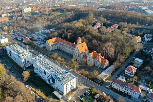 Politechnika Gdańska kupiła dawny budynek Wydziału Chemii UG przy ul. Sobieskiego.